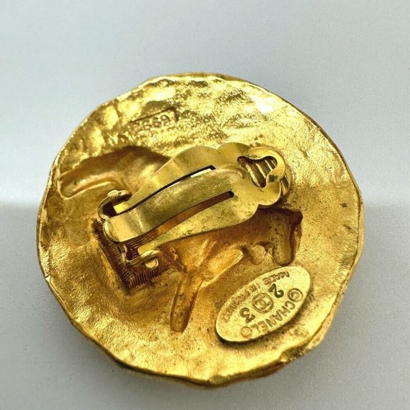 CHANEL vintage round lion Accessories with rice Earrings Metal Gold - Picture 5 of 9